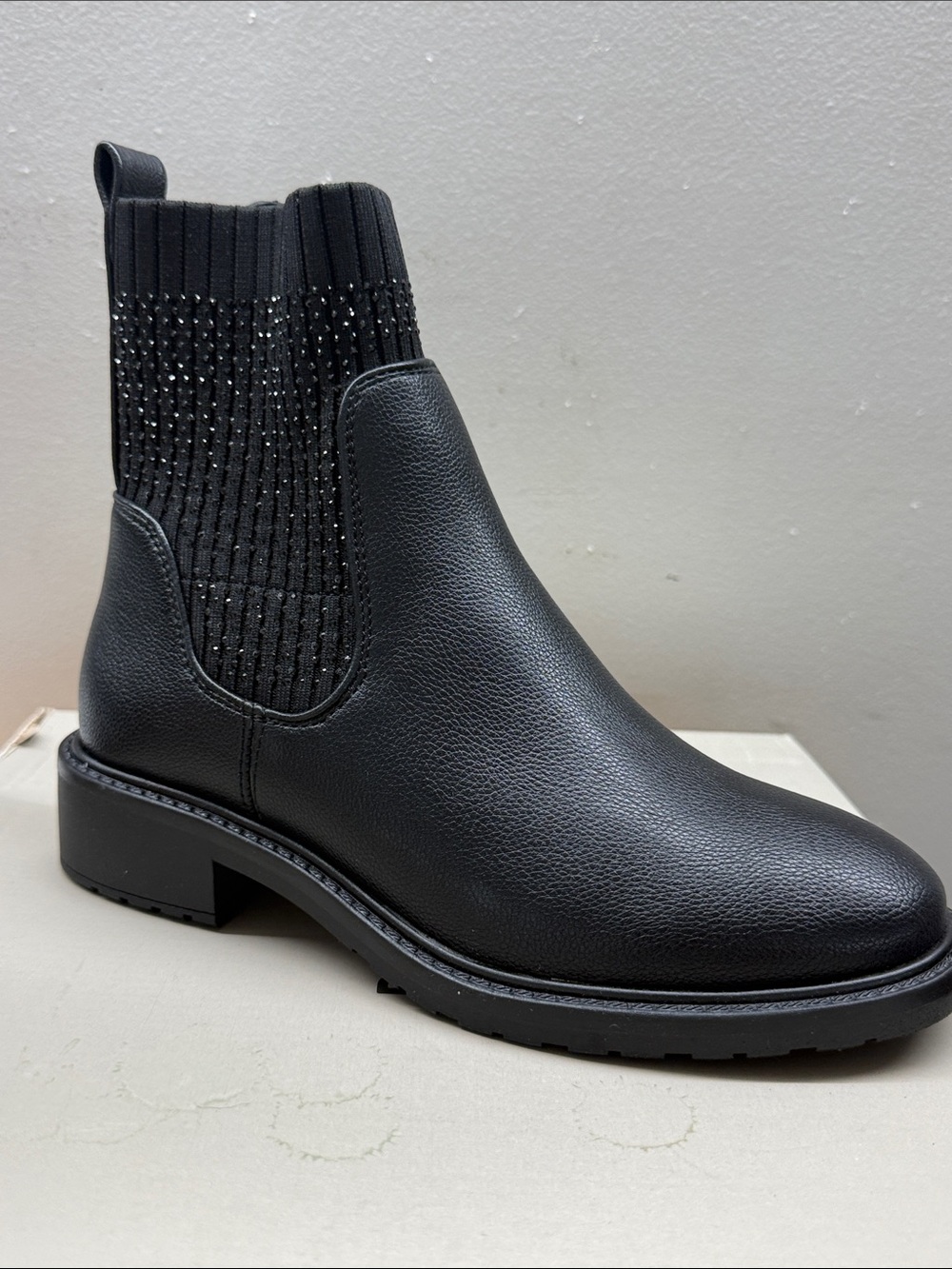 Kenneth Cole Reaction LAMBERT JEWEL Black Chelsea Ankle Boot Women’s NWT
